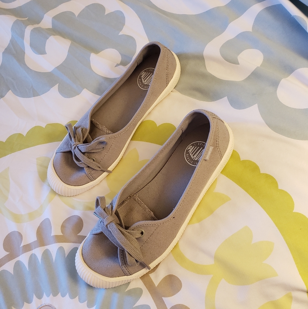 Brand new women's gray Palladium shoes
